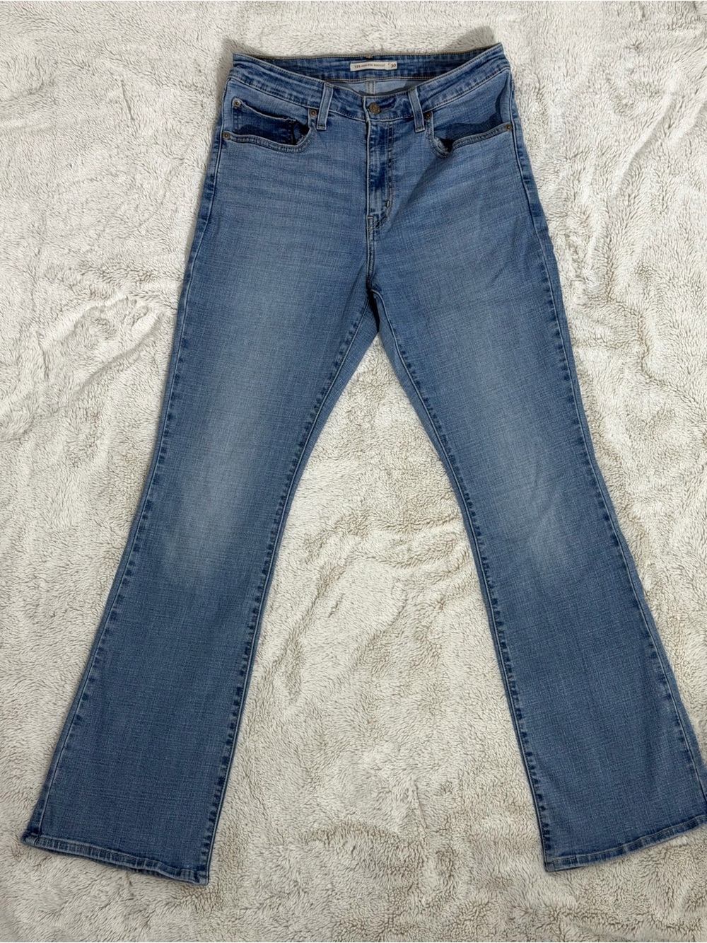 Levi's 725 High Rise Bootcut Jeans